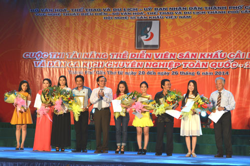 Bế mạc “Cuộc thi tài năng trẻ diễn viên sân khấu Cải lương và Dân ca kịch chuyên nghiệp toàn quốc năm 2014” với chủ đề “Hướng về biển đảo thân yêu”